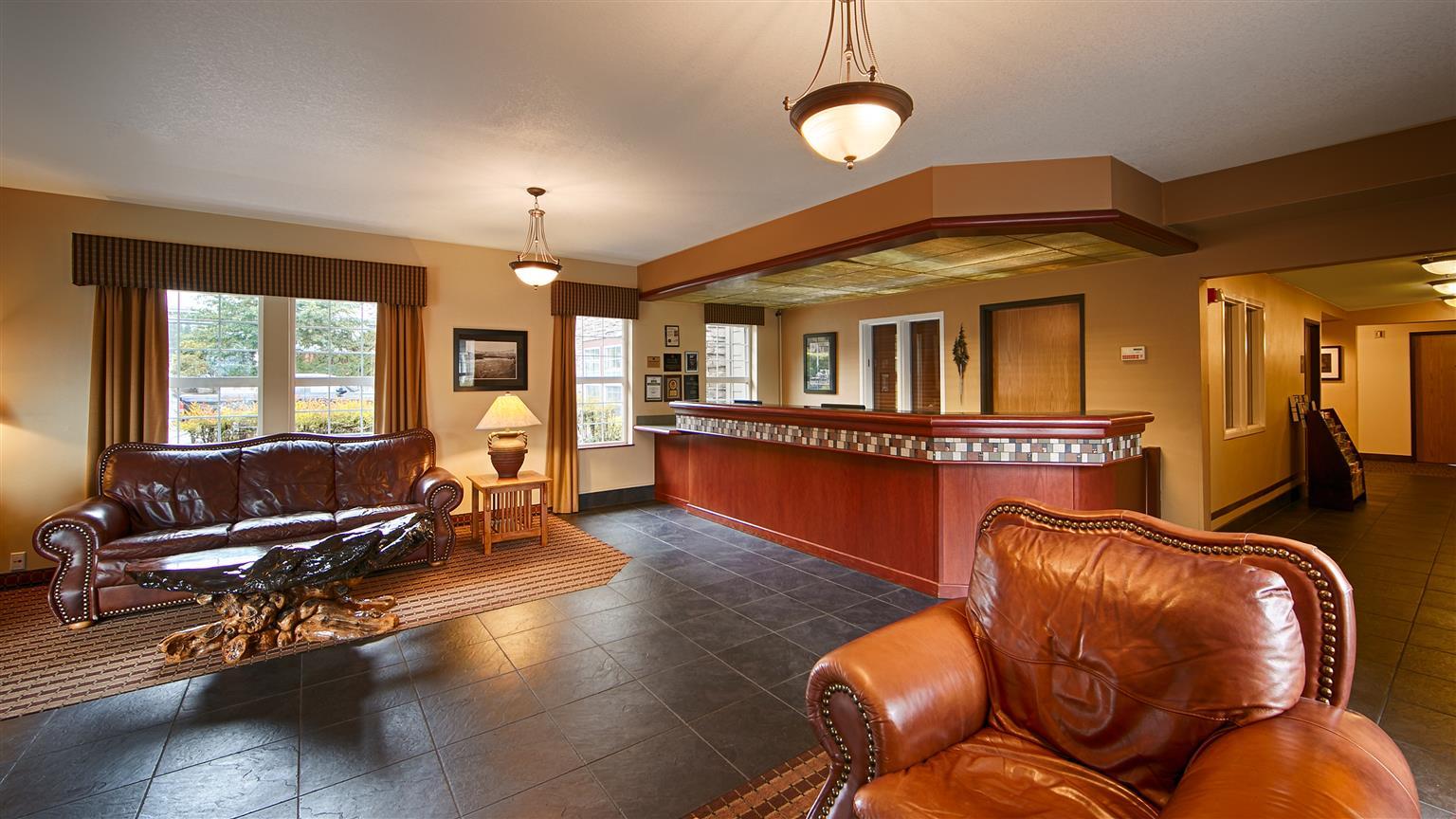 Best Western Plus Columbia River Inn Cascade Locks Exterior photo