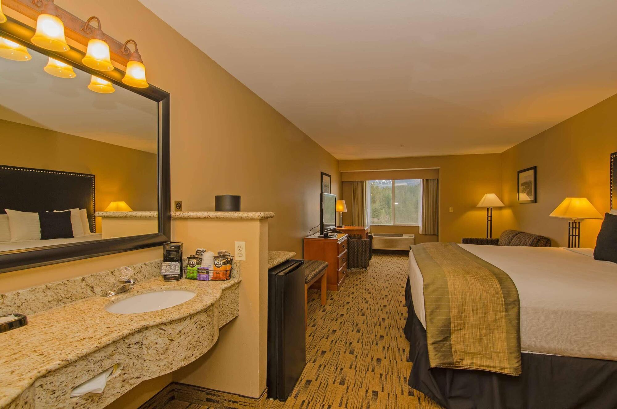 Best Western Plus Columbia River Inn Cascade Locks Exterior photo